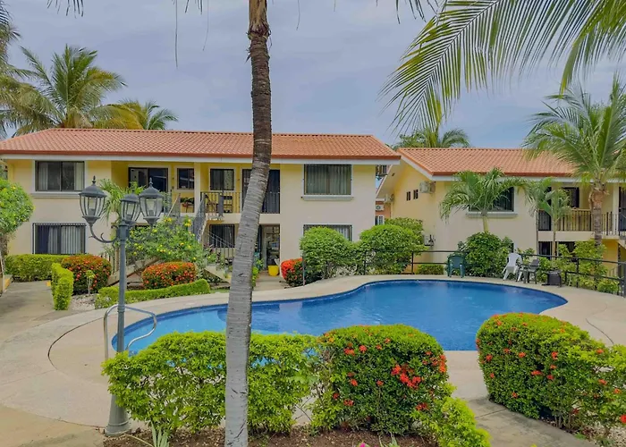 Tropical Waves #1 2 Bed 2 Bath Tropical Living Apartment *