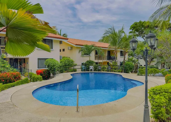 Tropical Waves #1 2 Bed 2 Bath Tropical Living Apartment *